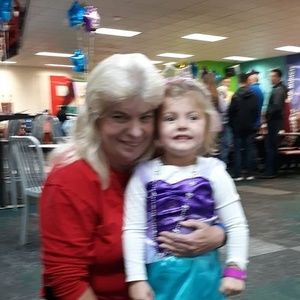 Meet your Posher, Vickie